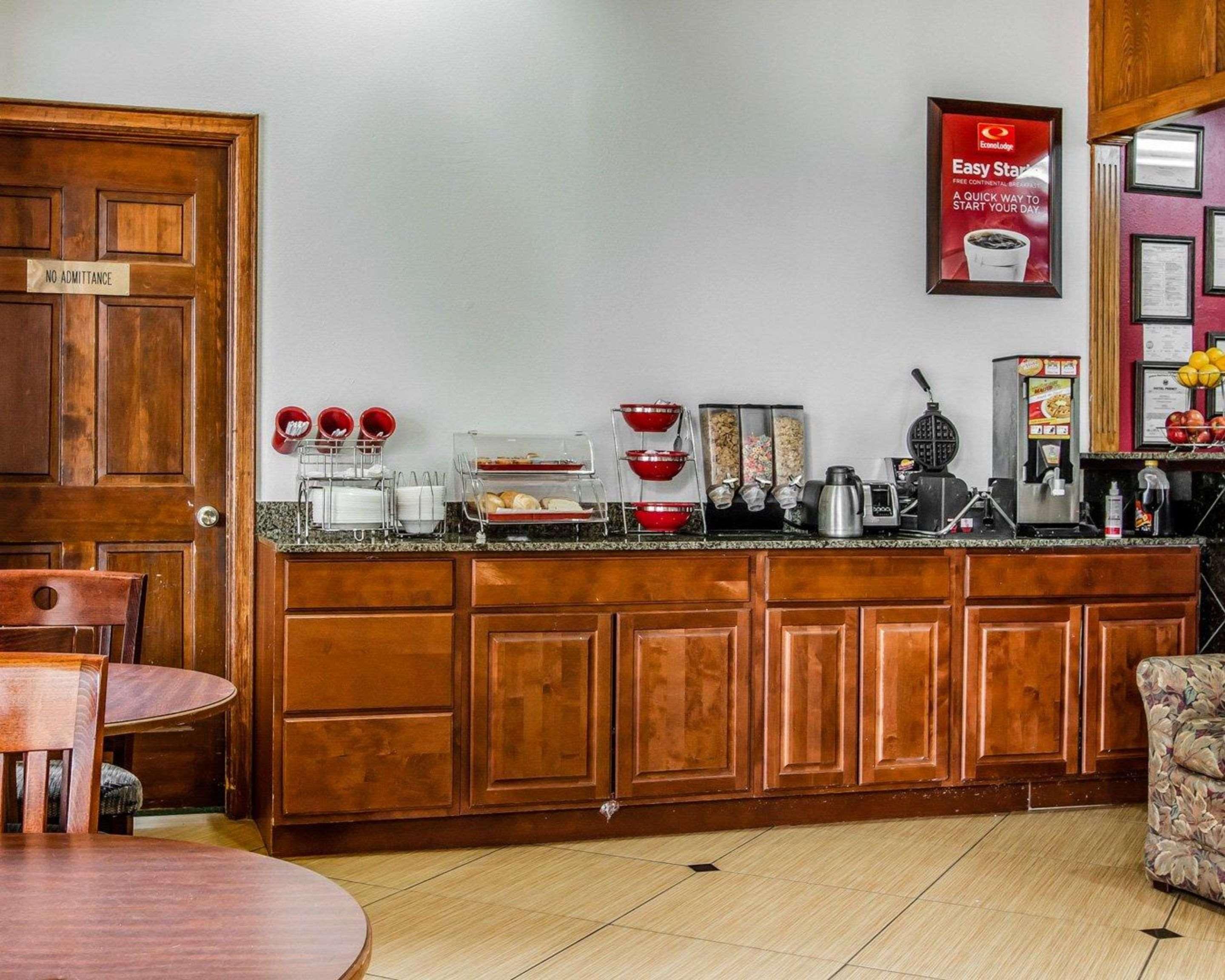 Econo Lodge Inn&Suites Enterprise Buitenkant foto