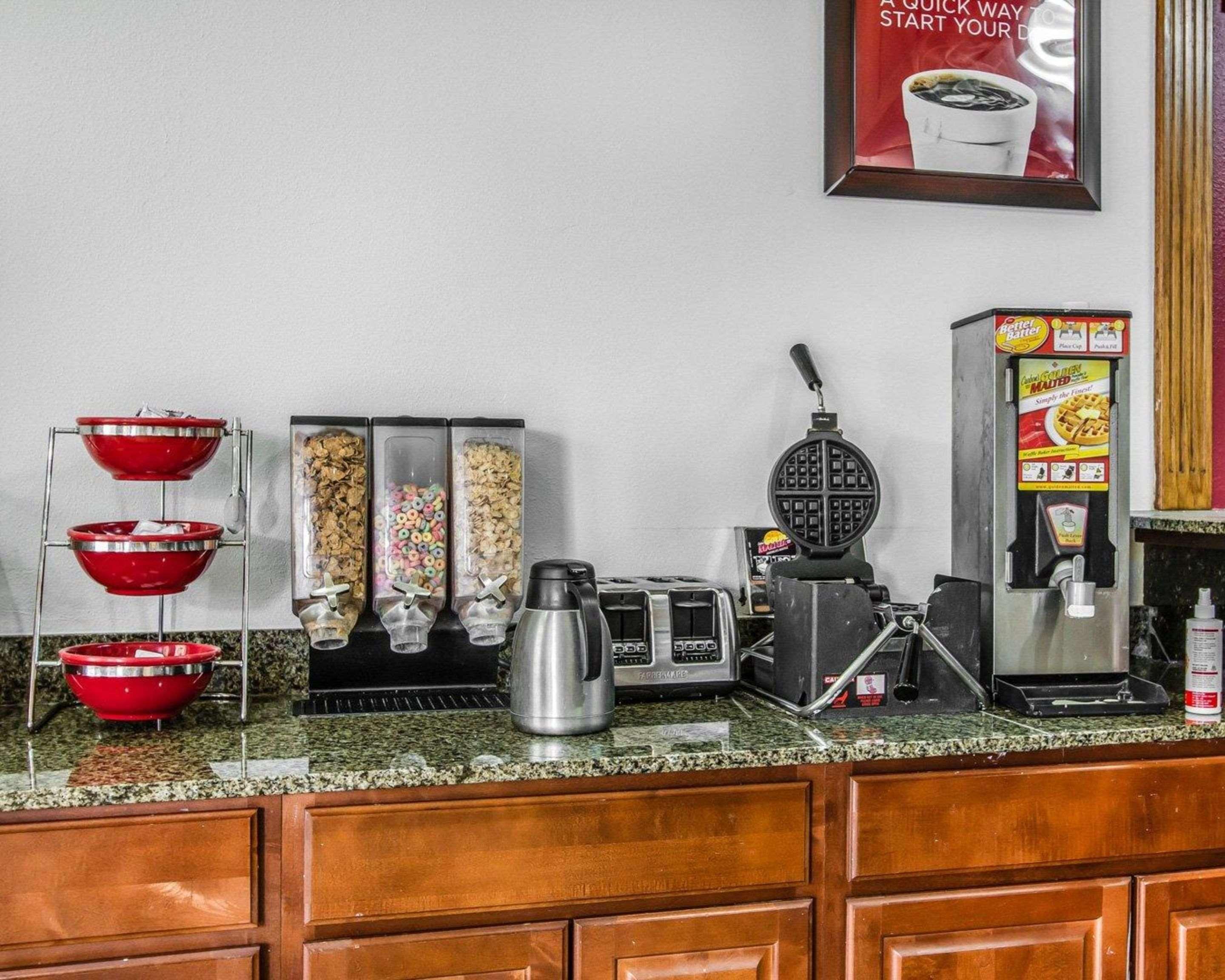 Econo Lodge Inn&Suites Enterprise Buitenkant foto