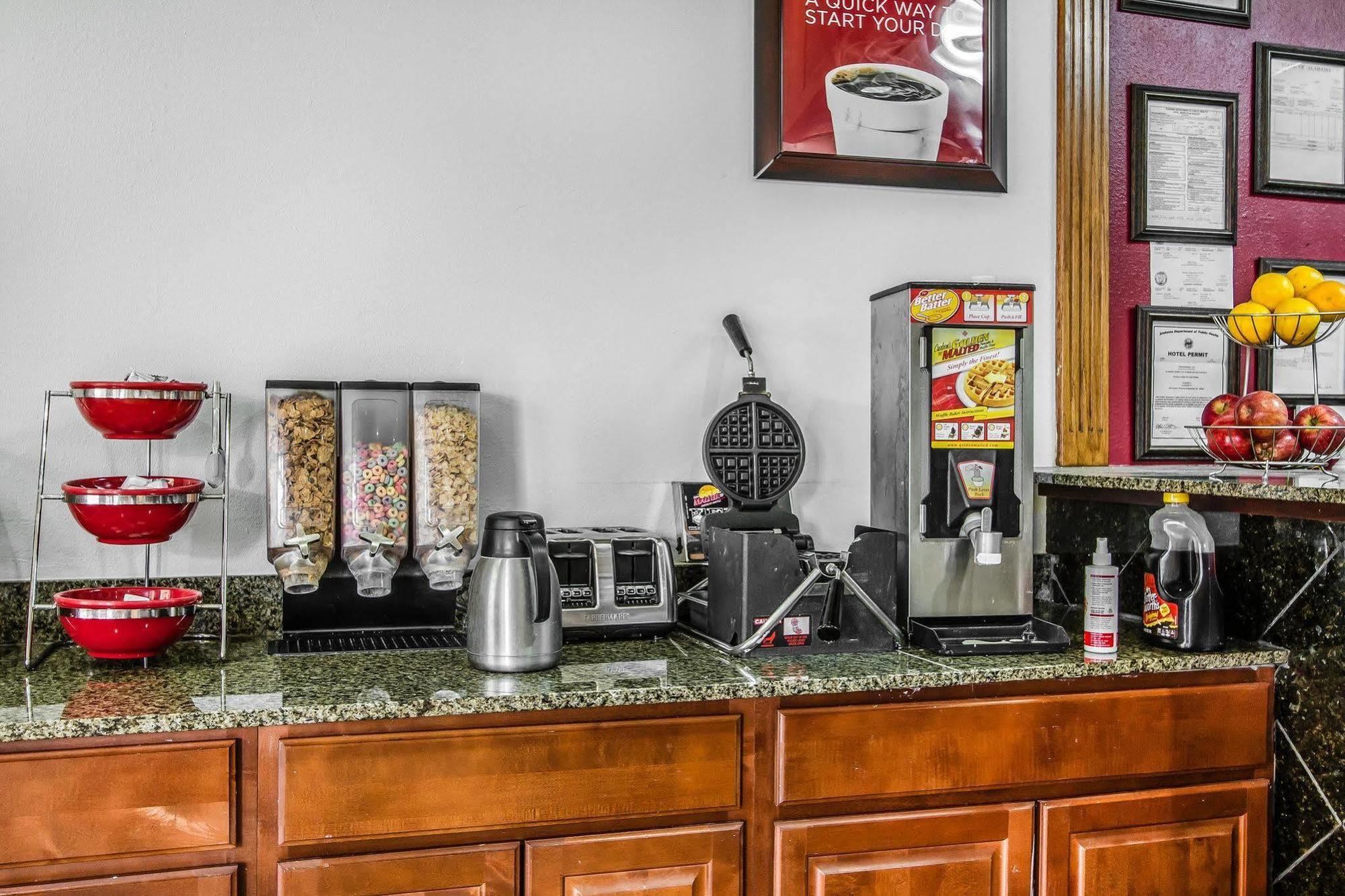 Econo Lodge Inn&Suites Enterprise Buitenkant foto